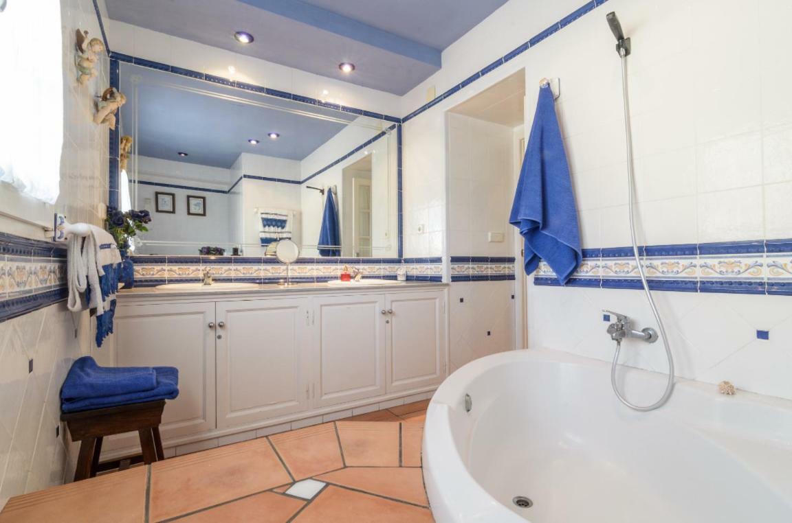 Habitaciones En Casa Centrica Con Piscina Almuñécar Exteriör bild